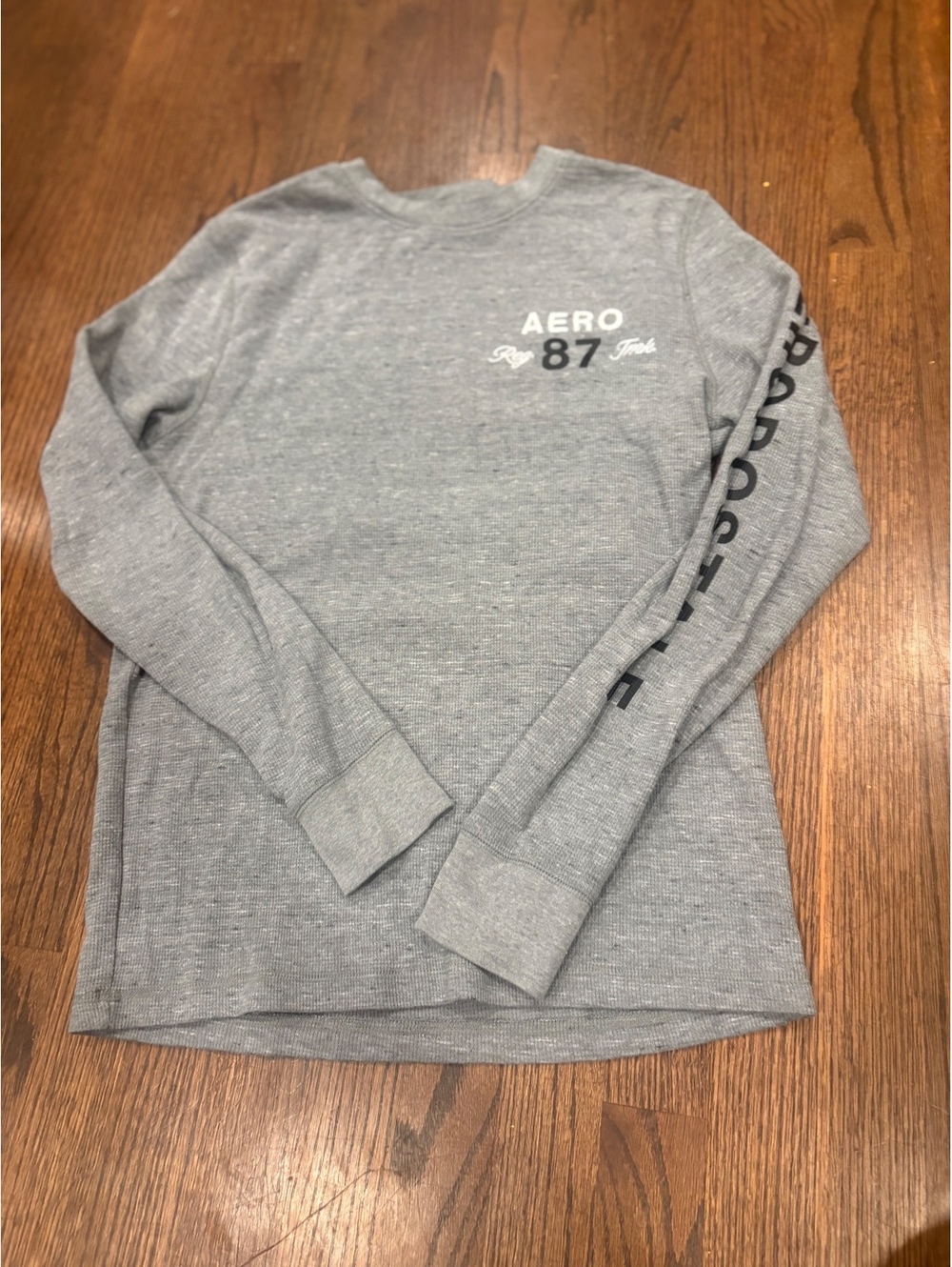 Aeropostale mens Long Sleeve Gray Thermal Shirt Size Medium